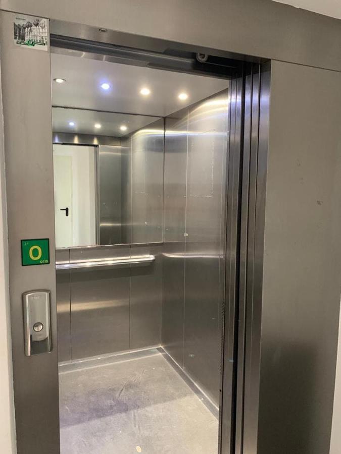 -malagasunapts- Rooftop Pool & Free Parking Apartament *